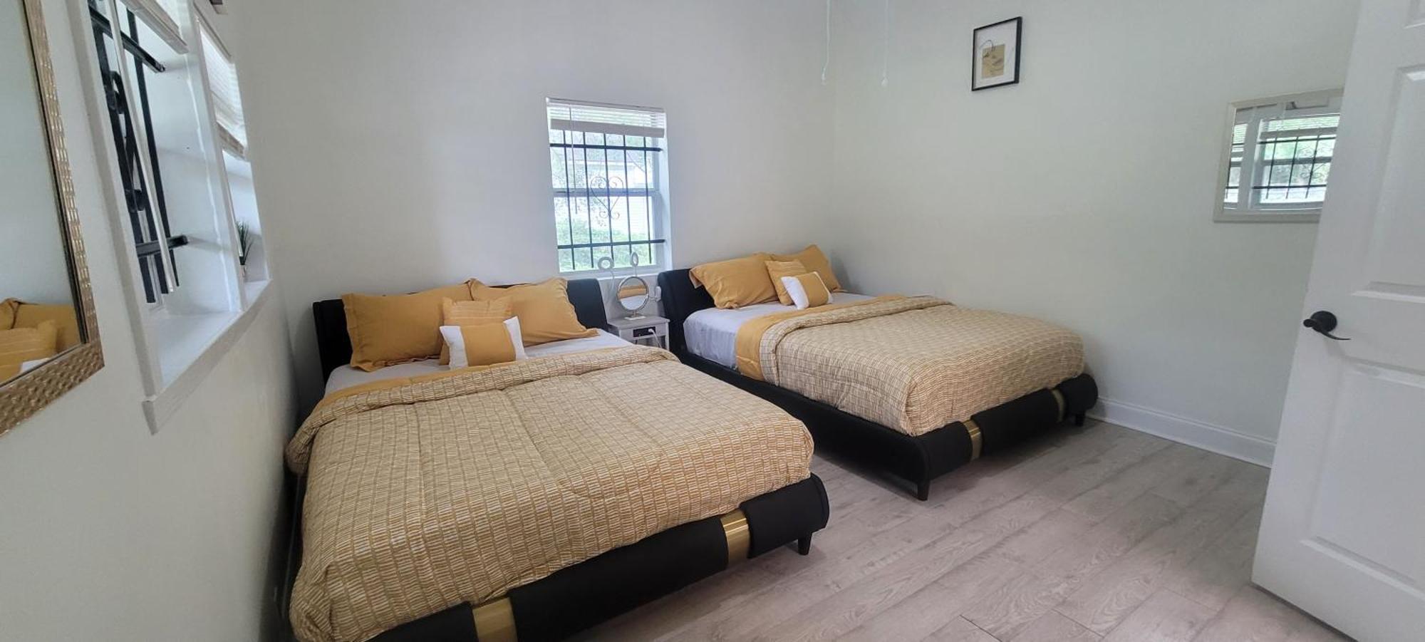 Large, Central, Lovely & Cozy 4Bed/2Bath - House By Everbank Stadium جاكسونفيل المظهر الخارجي الصورة