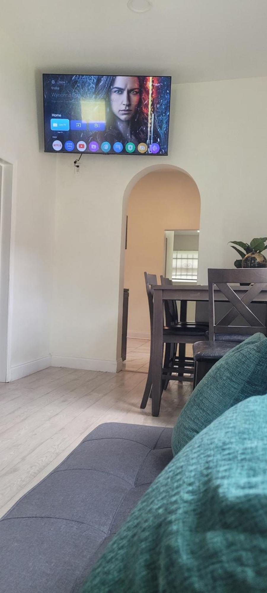 Large, Central, Lovely & Cozy 4Bed/2Bath - House By Everbank Stadium جاكسونفيل المظهر الخارجي الصورة