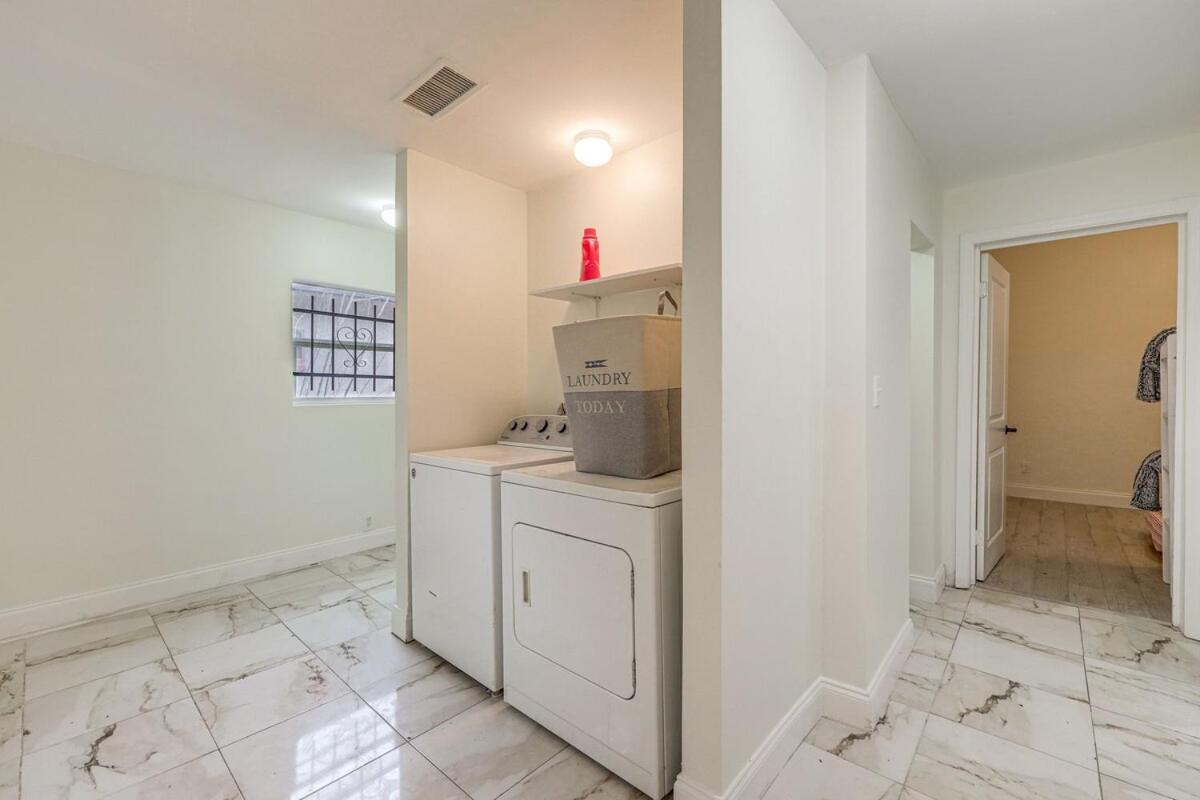 Large, Central, Lovely & Cozy 4Bed/2Bath - House By Everbank Stadium جاكسونفيل المظهر الخارجي الصورة