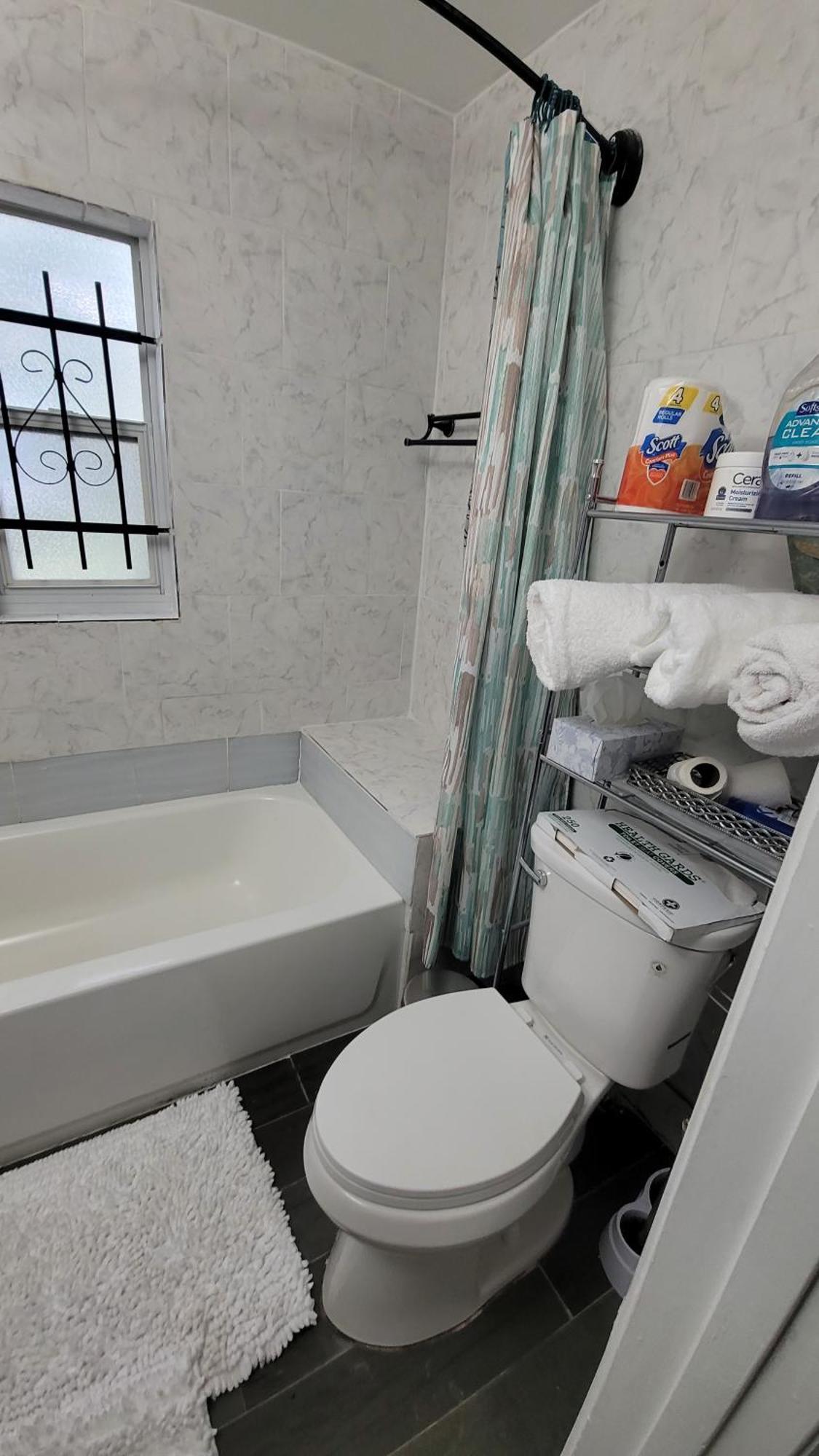 Large, Central, Lovely & Cozy 4Bed/2Bath - House By Everbank Stadium جاكسونفيل المظهر الخارجي الصورة