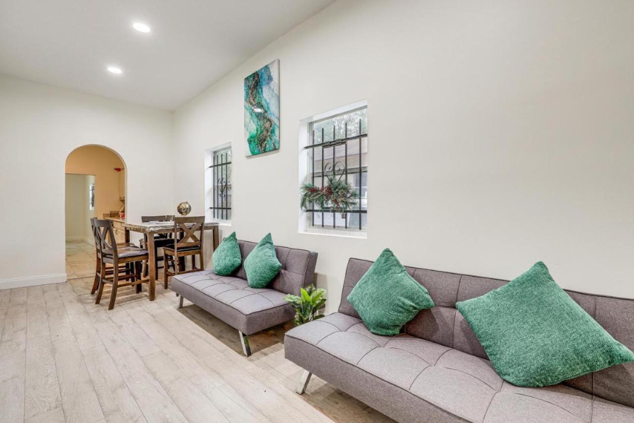 Large, Central, Lovely & Cozy 4Bed/2Bath - House By Everbank Stadium جاكسونفيل المظهر الخارجي الصورة
